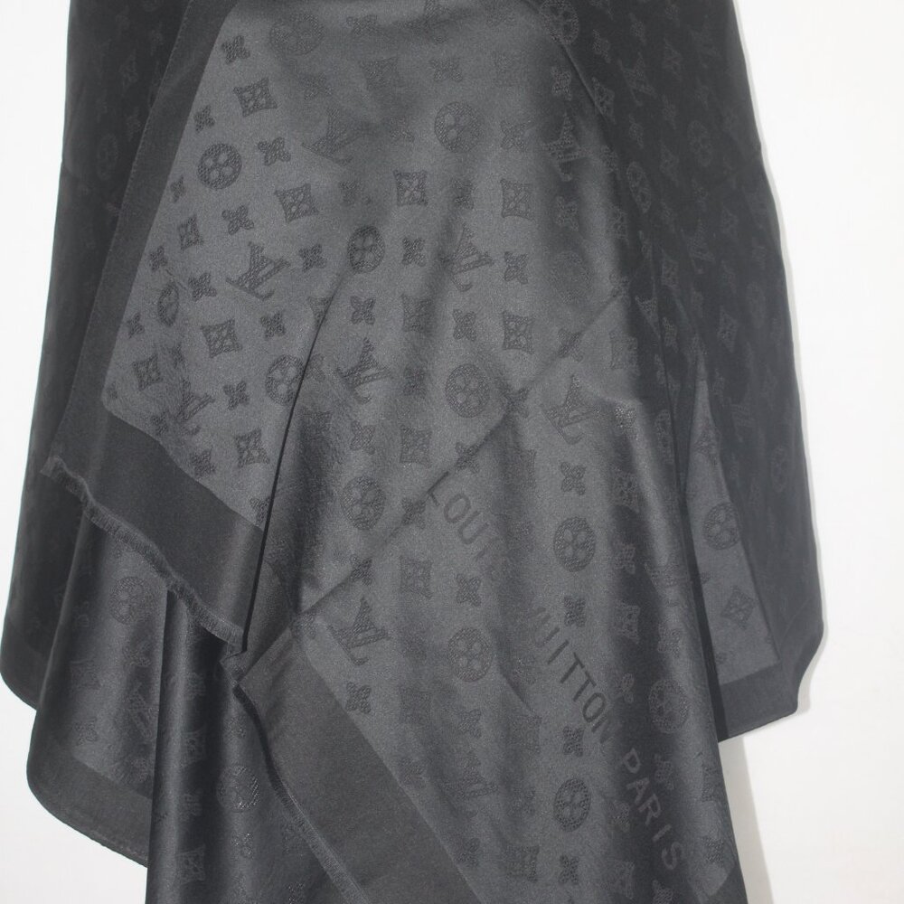 Authentic Louis Vuitton Scarf Wrap Shawl 65% Cashmere 35% Silk Black Used - Picture 3 of 10